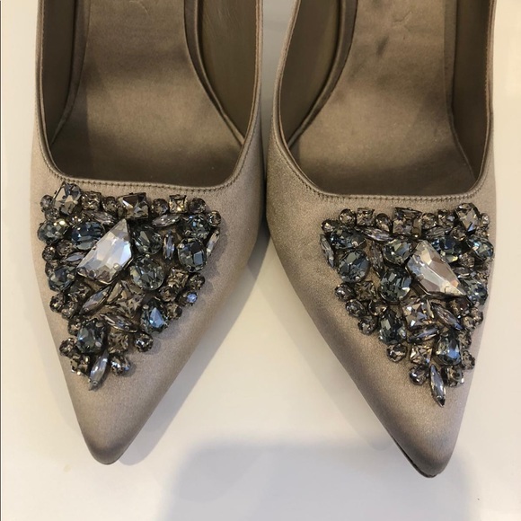 Brand new Burberry Satin Tan heels with rim stones - Picture 4 of 8